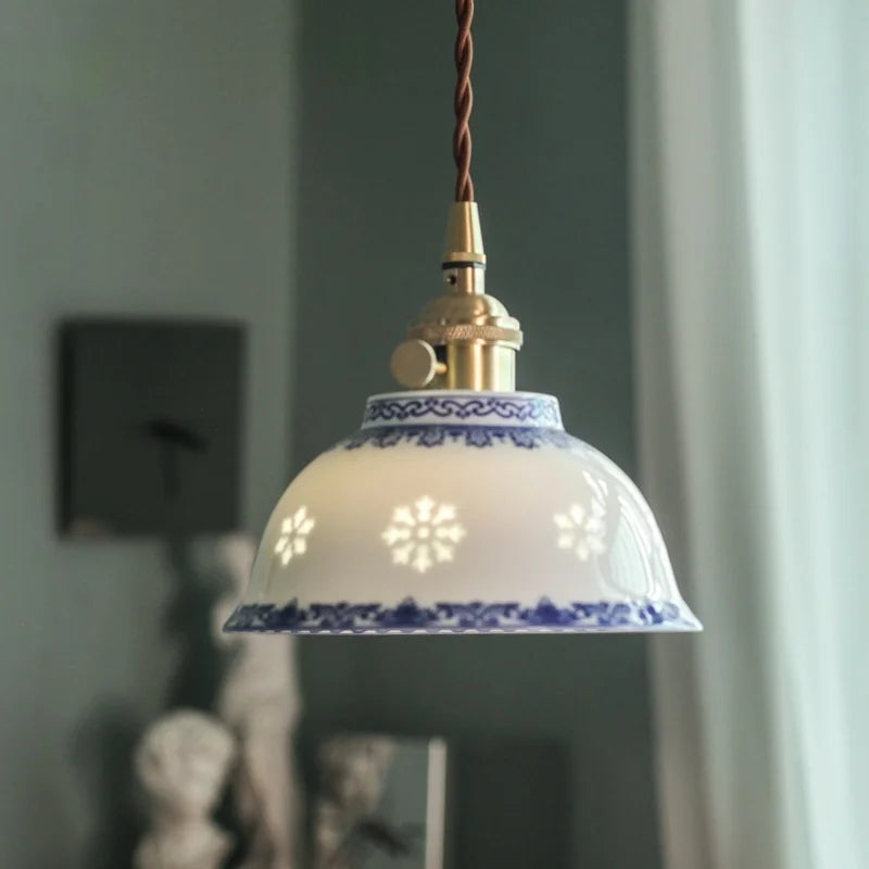 Suspension LED en céramique blanche et cuivre