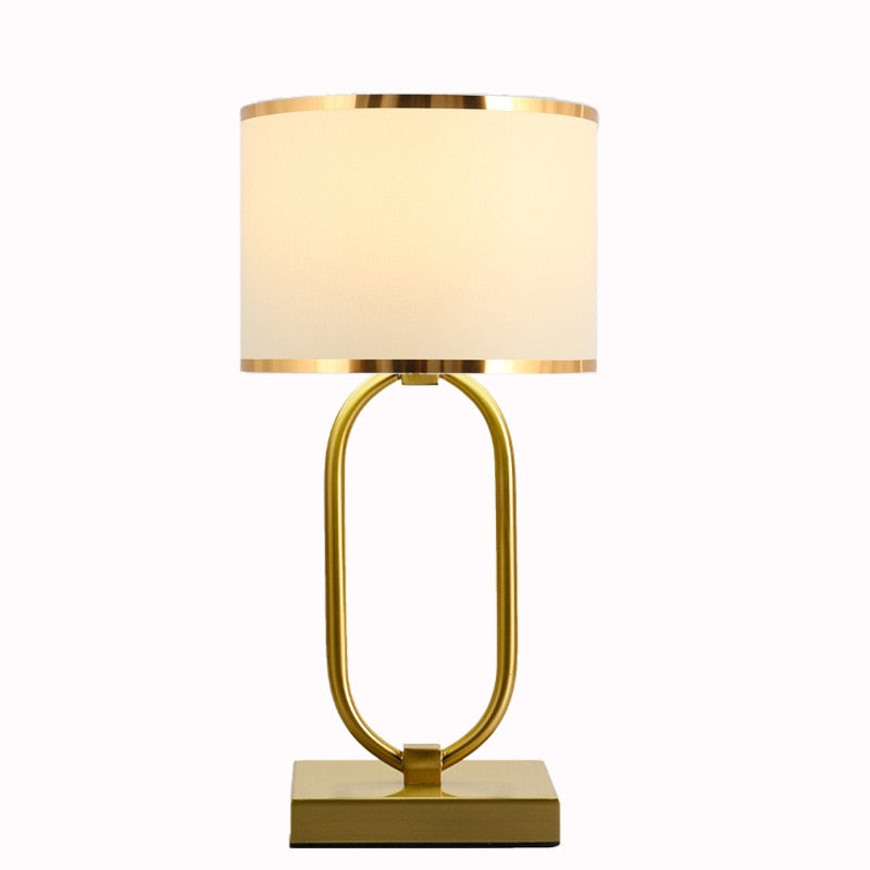 Postmoderne goldene Lampe