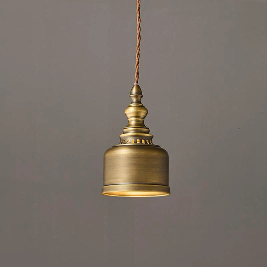 Antieke koperen hanglamp voor de slaapkamer