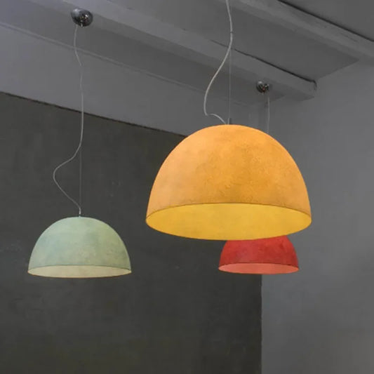 Pendentif minimaliste en forme de cône rond