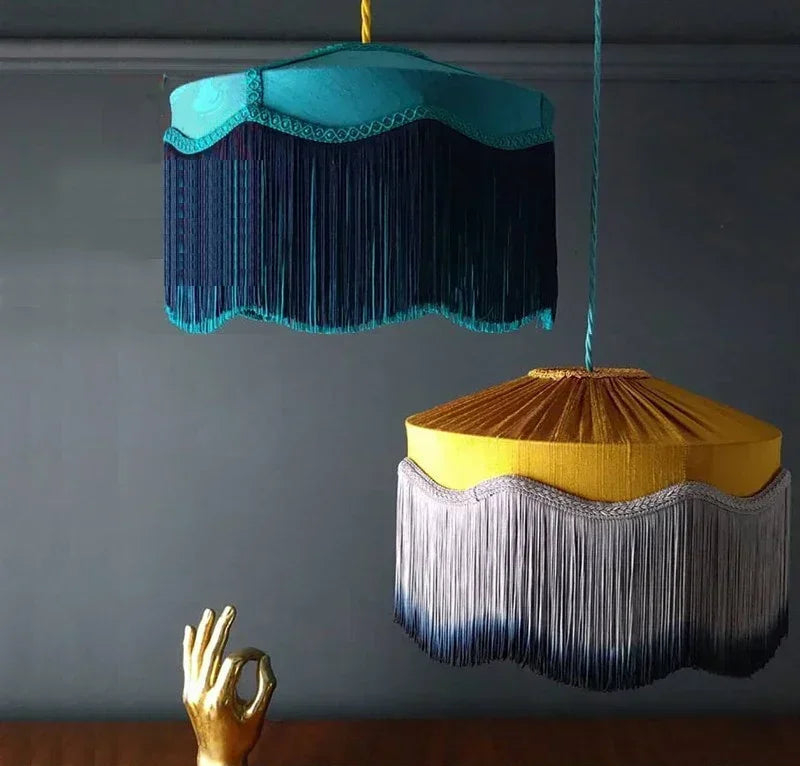 Lustre français vintage en tissu à pompons