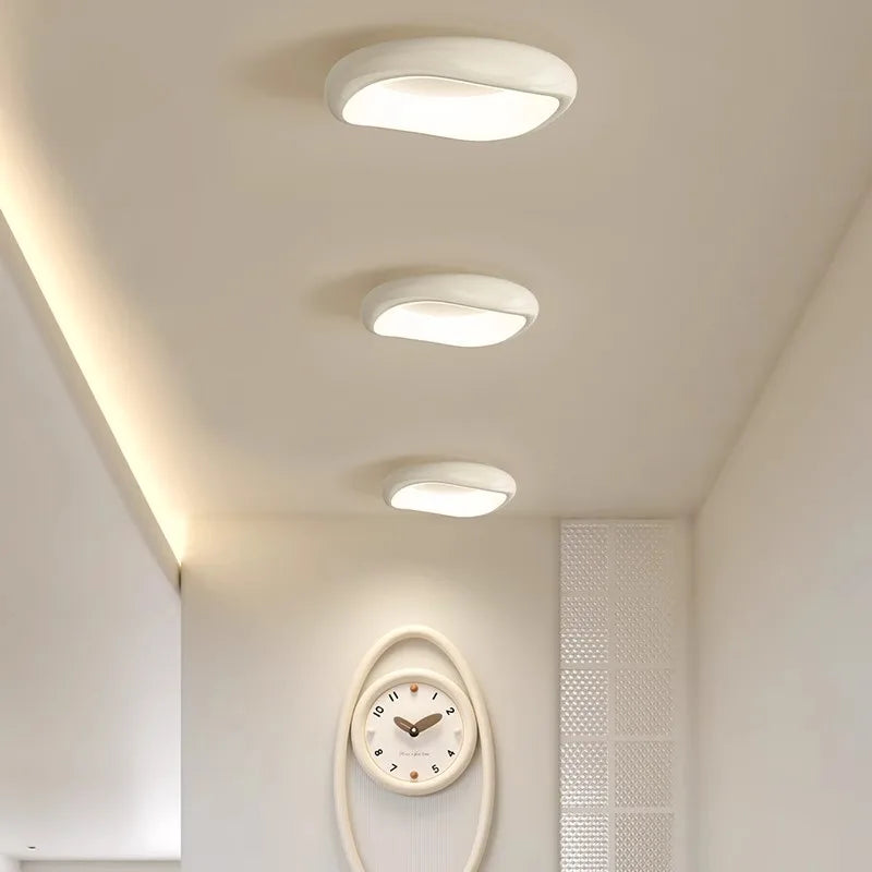 Moderne Deckenleuchte im Creme-Stil