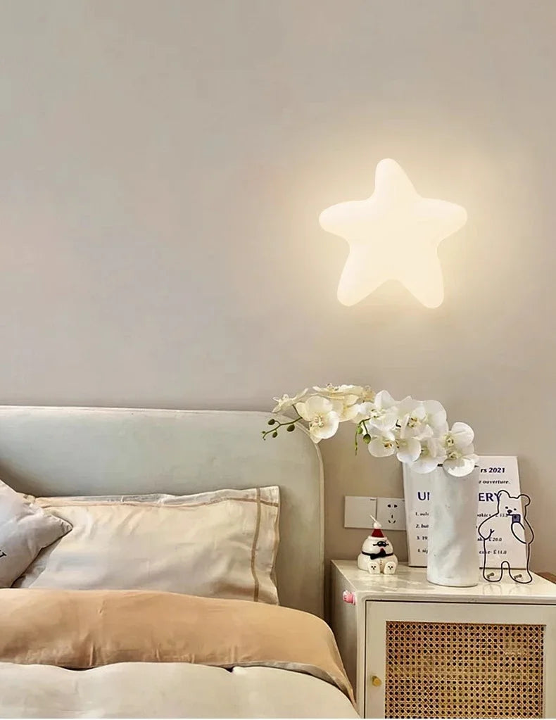 Wolken- en sterrenwandlamp