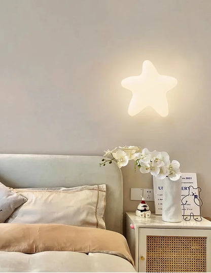 Wolken- en sterrenwandlamp