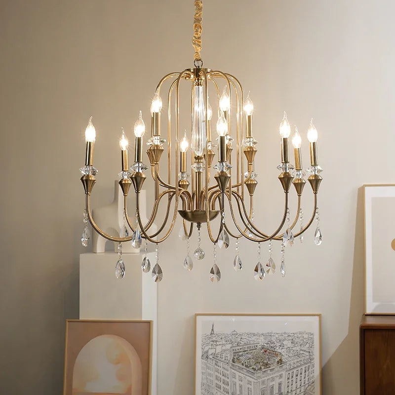 Chandelier en cristal et laiton de style palais