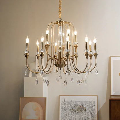 Chandelier en cristal et laiton de style palais