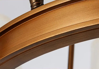 Koperen kroonluchter met stoffen lampenkappen