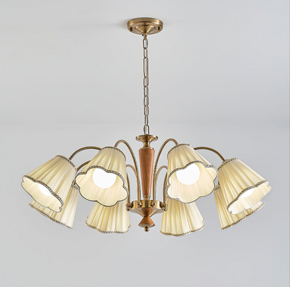 Antiker Kronleuchter für den Essbereich mit Stoffschirmen