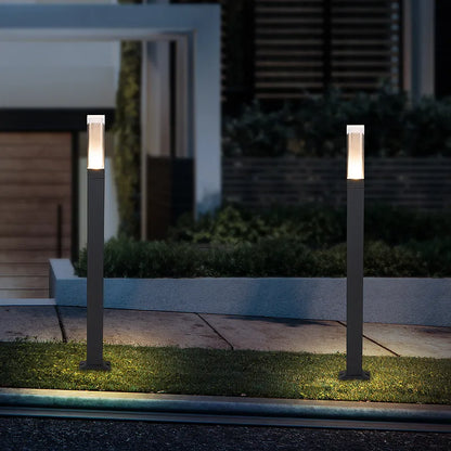 Pillar garden outdoor light