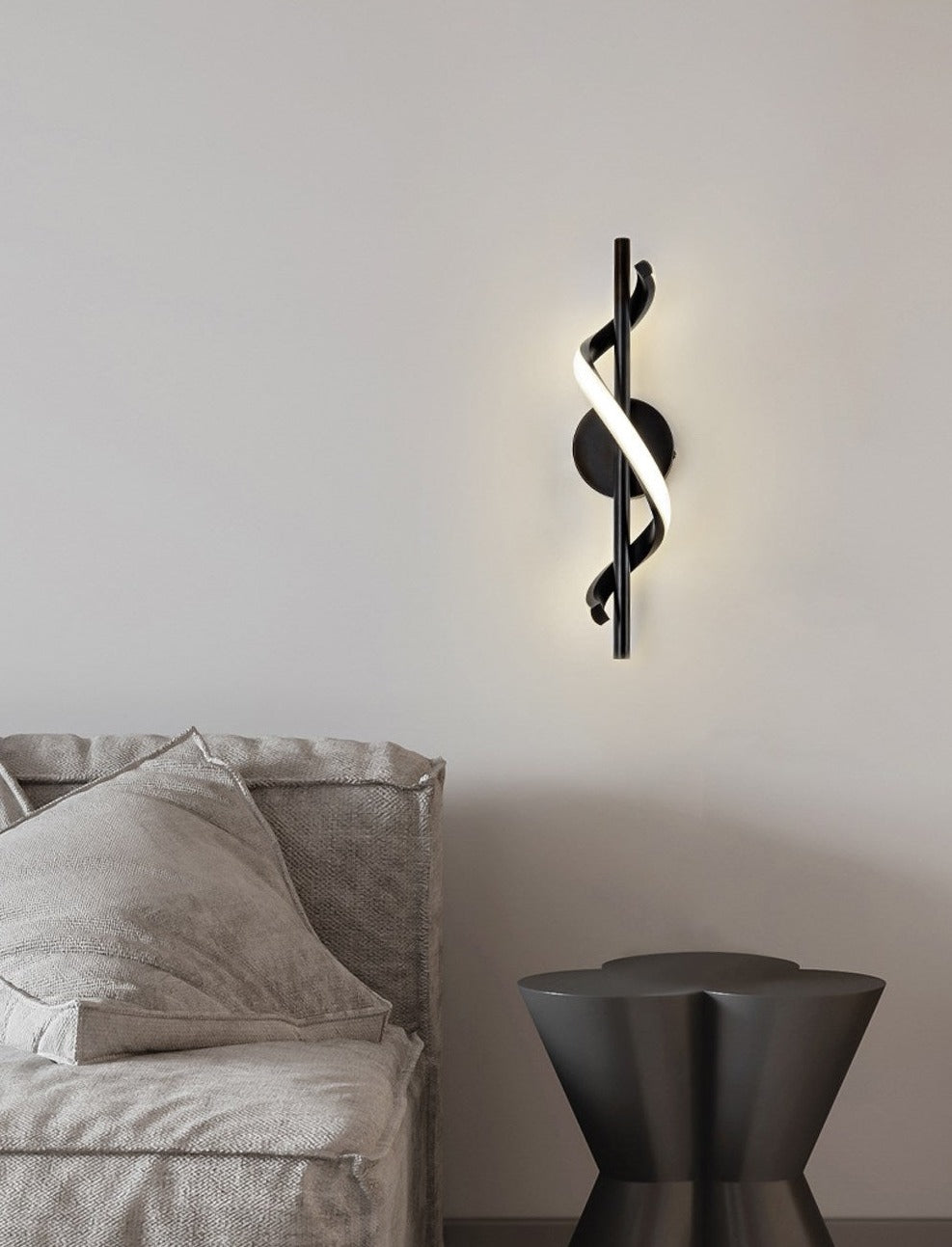 Moderne Led-Wandleuchte mit Spirale