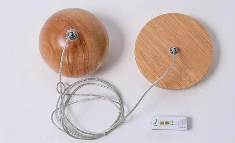 Hänglampa i massivt trä