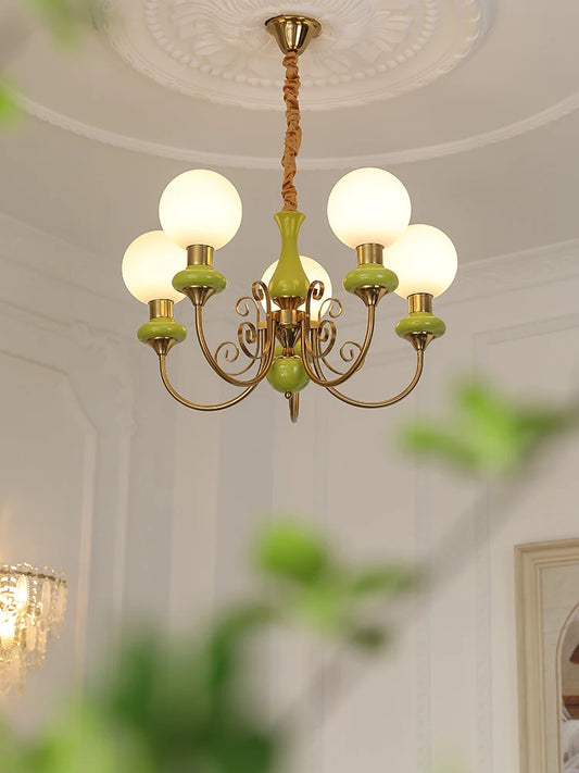 Pastoraler Kronleuchter in Cremefarbe