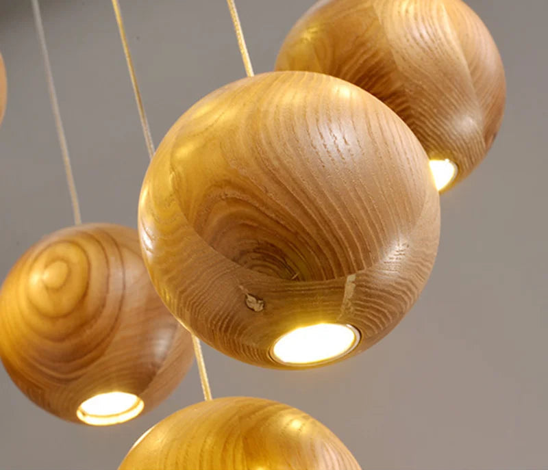 Hänglampa i massivt trä