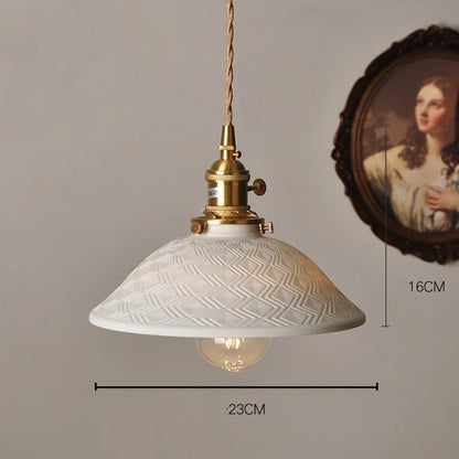 Ciondolo in rame con nappina in ceramica bianca