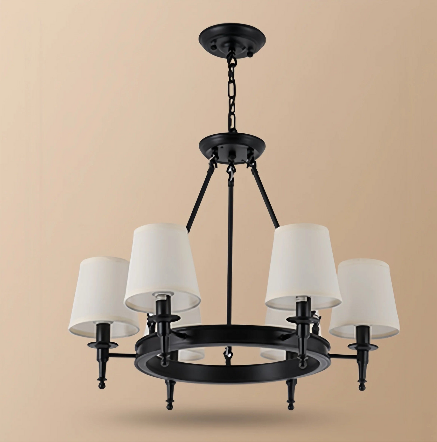 Koperen kroonluchter met stoffen lampenkappen