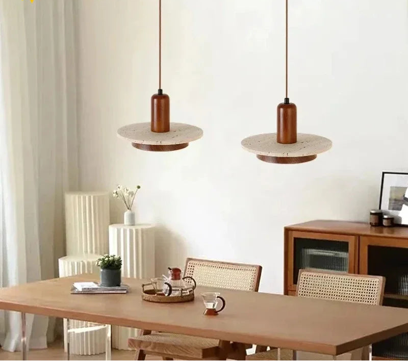 Pendentif en pierre naturelle wabi sabi avec accent en bois