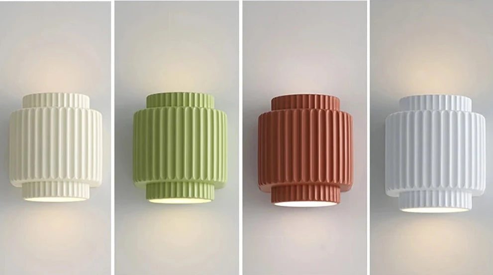 Skandinavisk randig minimalistisk lampa