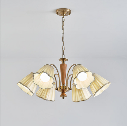 Antiker Kronleuchter für den Essbereich mit Stoffschirmen