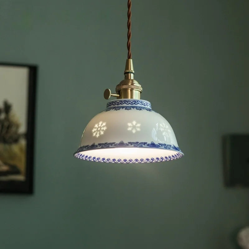 Suspension LED en céramique blanche et cuivre