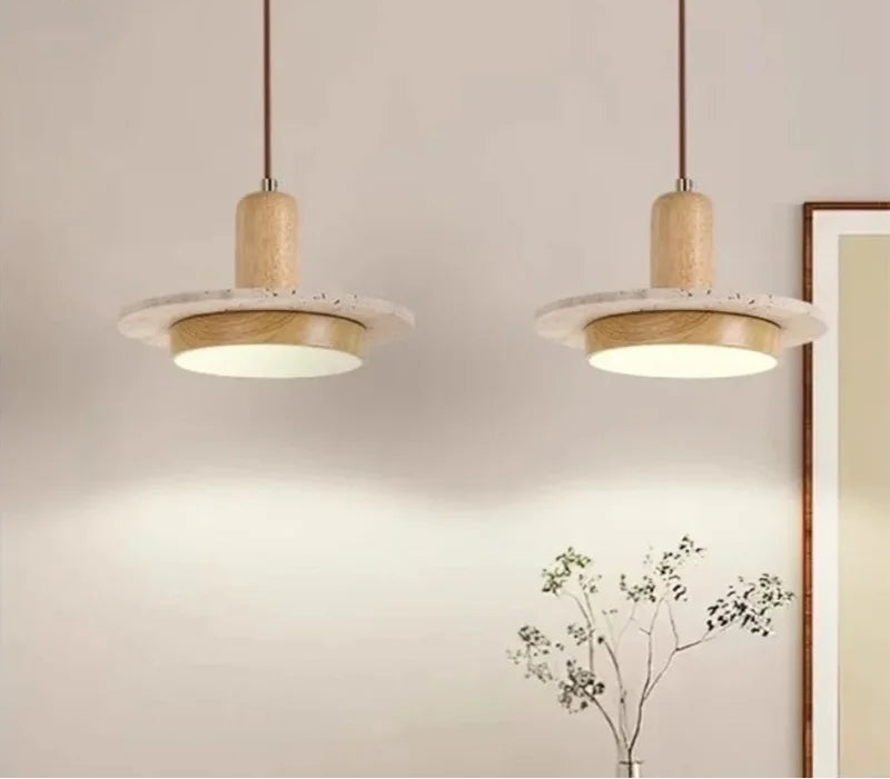 Pendentif en pierre naturelle wabi sabi avec accent en bois