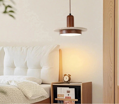 Pendentif en pierre naturelle wabi sabi avec accent en bois