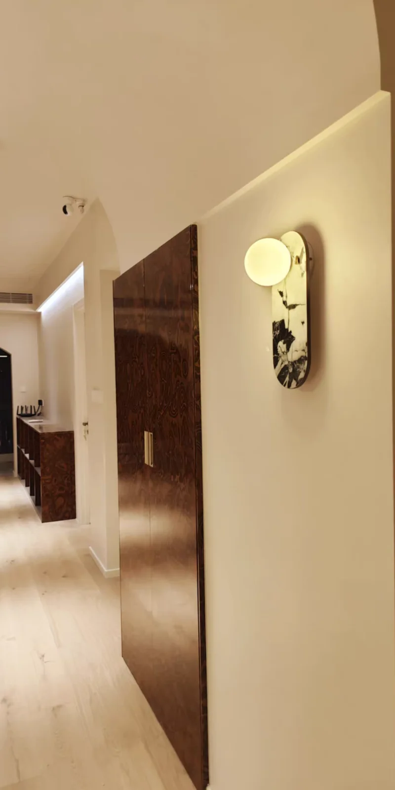 Minimalistisk vägglampa i marmor för hotell