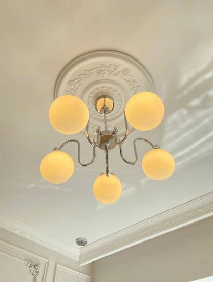 Cremefarbener Glas-Kronleuchter