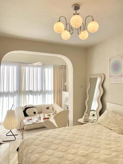 Cremefarbener Glas-Kronleuchter