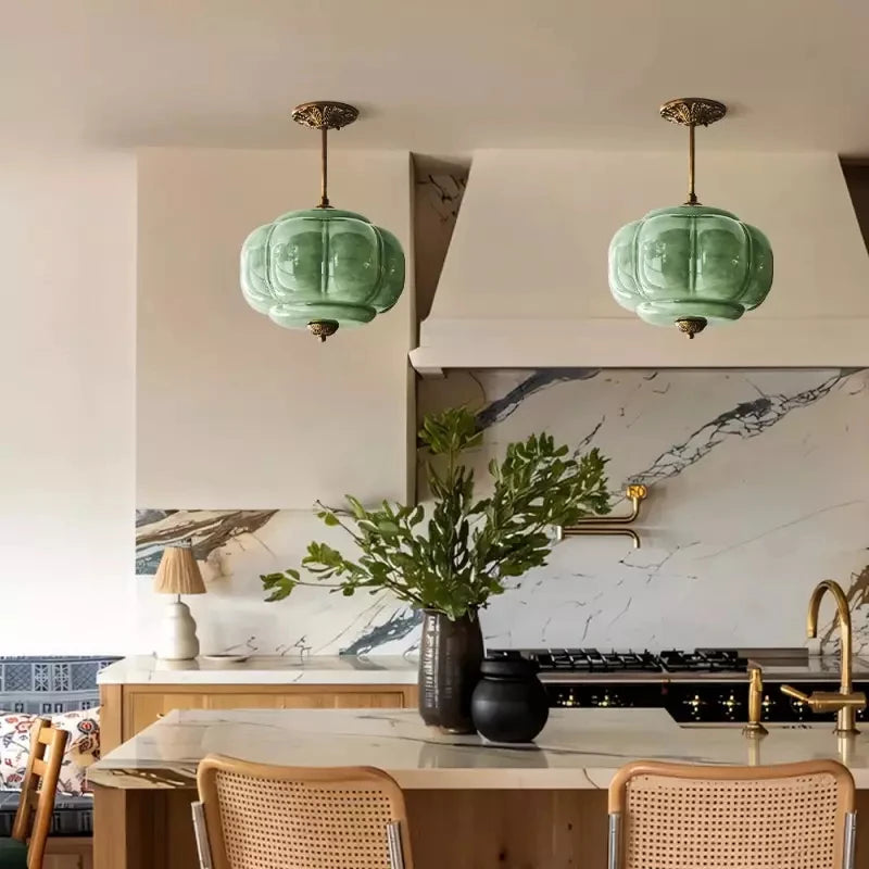 Suspension en verre opalin vert nacré