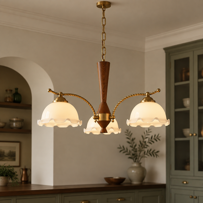 Holz-Messing-Kronleuchter mit Blumenglas