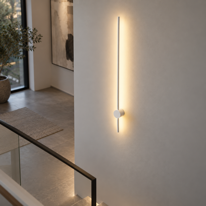Minimalistische wandlamp in staafvorm