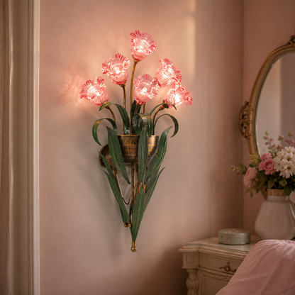 Französische Blumenwandleuchte im Landhausstil