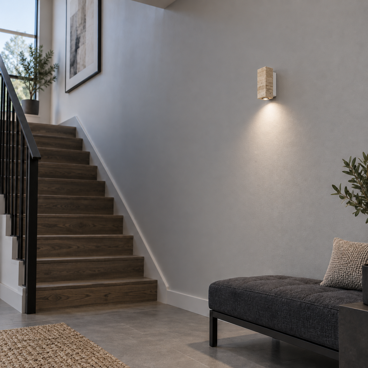 Sconce med dekor i travertin