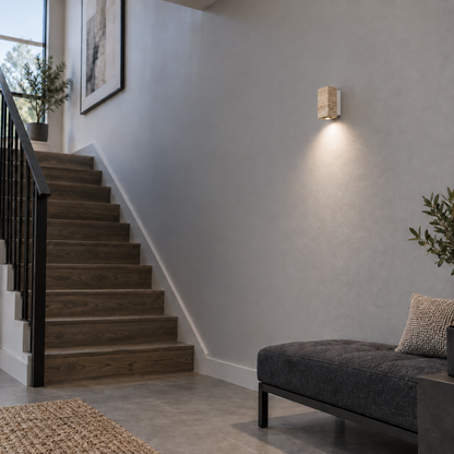Sconce med dekor i travertin