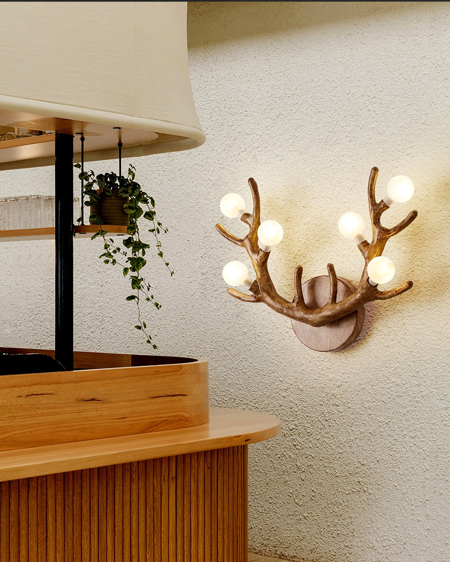 Antler vägglampa