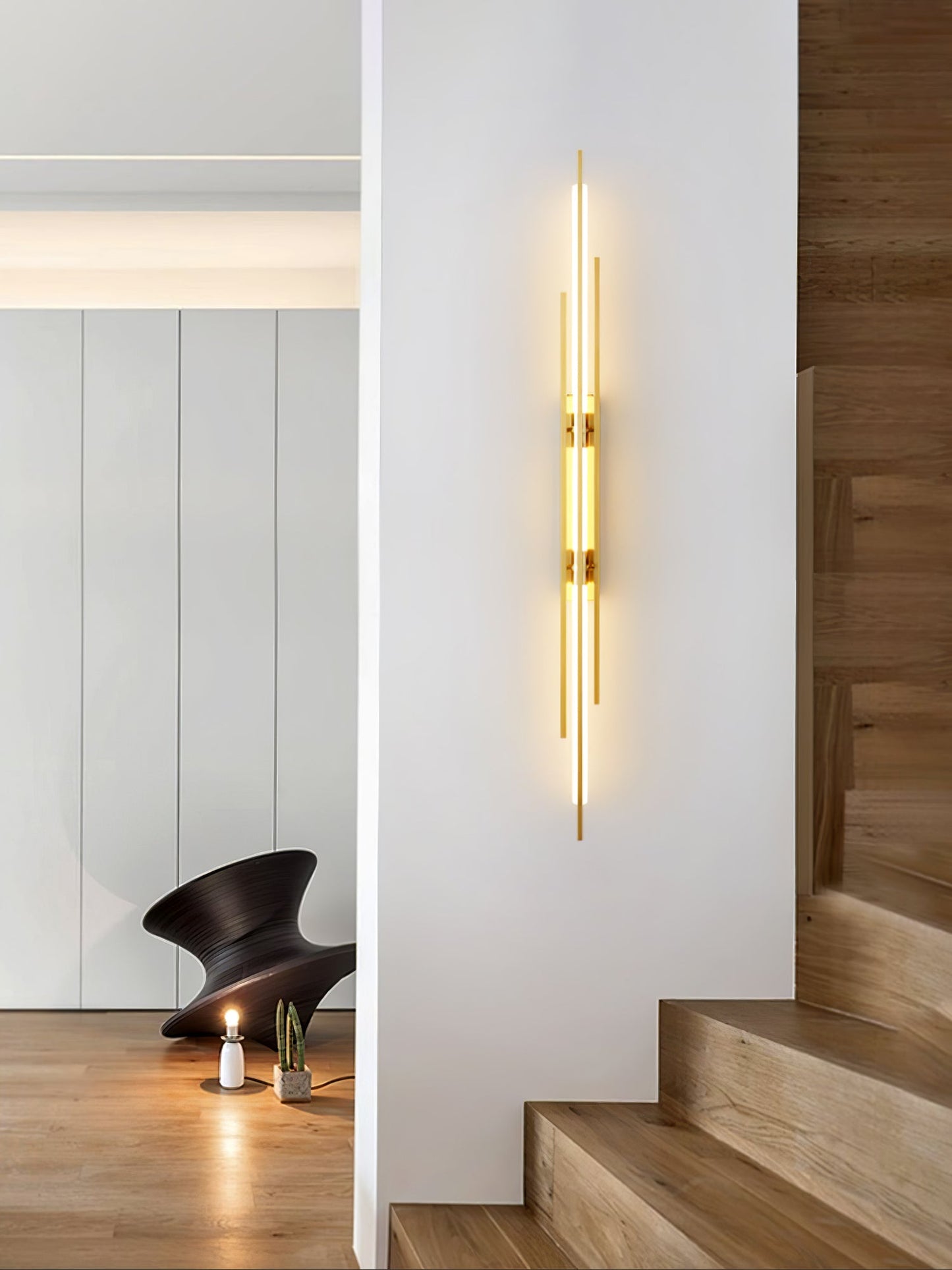 Gold Line Wall Lamp